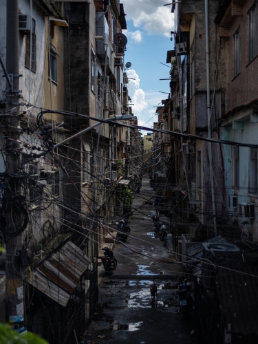 Community Resilience in the Urban Margins: Collaborative and Comparative Frameworks for Political Engagement